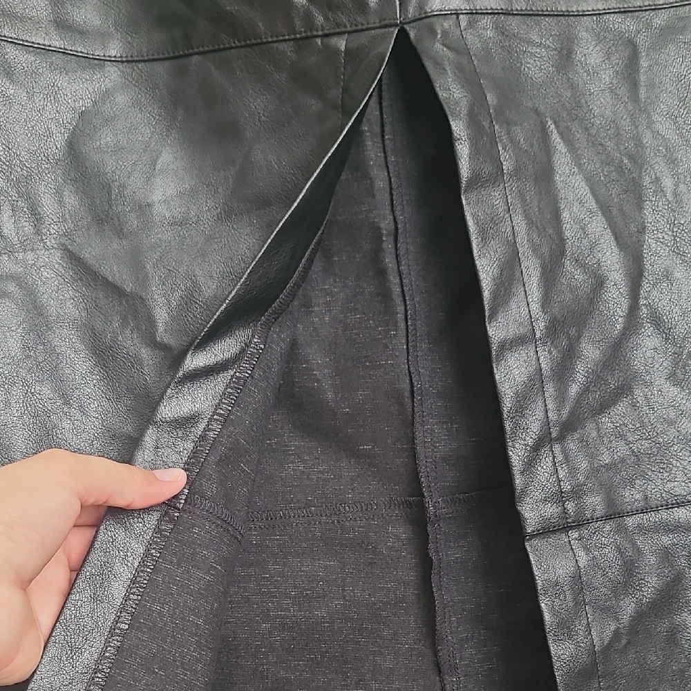 Forever 21 Sleek Black Pencil Skirt - Picture 12 of 14